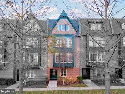 9682 Cedar Farm Circle Fairfax, VA 22031
