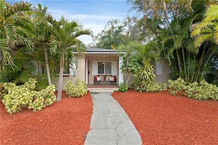 105 22nd Ave NE St Petersburg, FL 33704