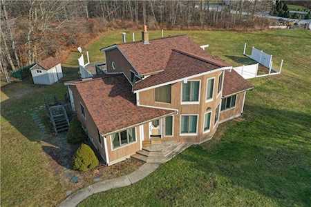 21 Wolf Hill Dr Swansea, MA 02777