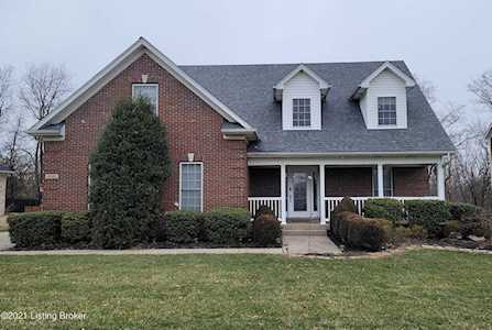 4545 Cherry Forest Cir Louisville, KY 40245