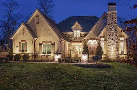 2118 Woodland Hall Drive Delaware, OH 43015