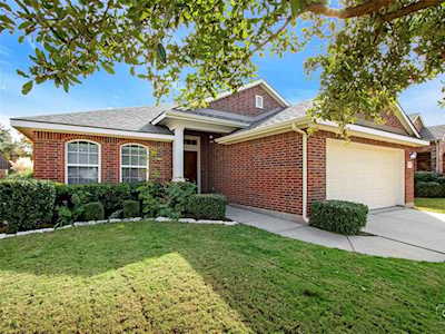 2801 Cresent Lake Drive Little Elm, TX 75068