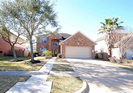 214 Elana Ln Stafford, TX 77477