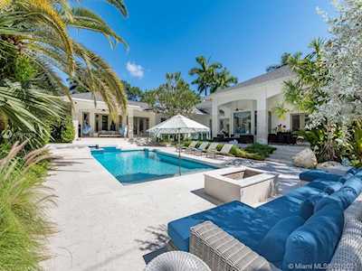 9324 Kerwood Ct Coral Gables, FL 33156