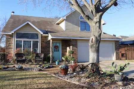 4718 Waxwing Drive Arlington, TX 76018