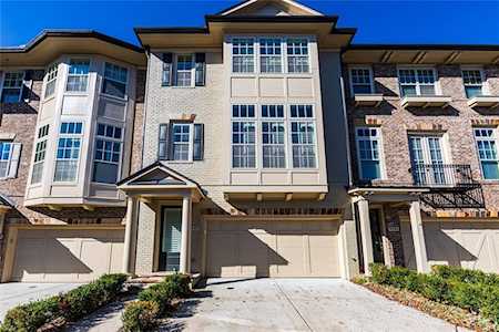 2532 Gatebury Circle Chamblee, GA 30341