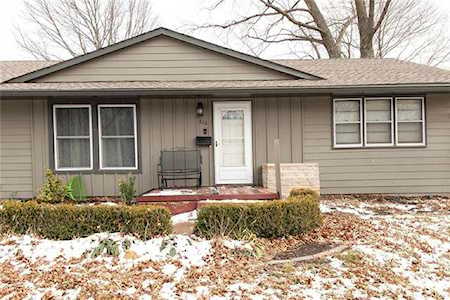816 S Hunter Dr Olathe, KS 66061