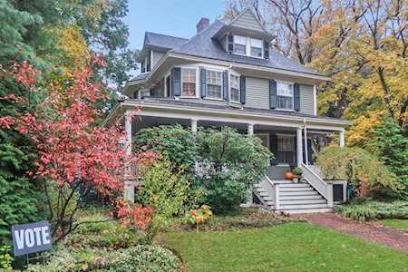 35 Meriam St Lexington, MA 02420