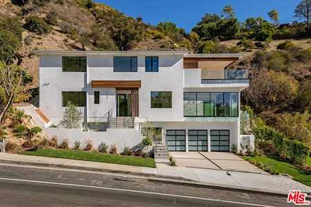 1142 Bienveneda Avenue Pacific Palisades, CA 90272
