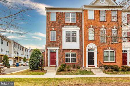 25148 Drillfield Terrace Chantilly, VA 20152