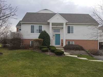 2144 Concord Dr Mchenry, IL 60050