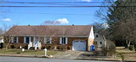 517 Prentiss Dr Chesapeake, VA 23322