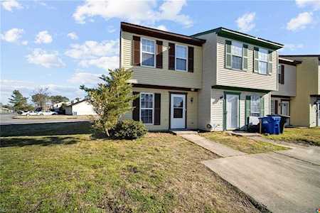 1 Peachtree Ct Portsmouth, VA 23703