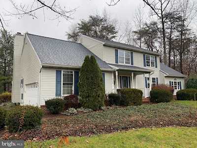 630 Small Reward Rd Huntingtown, MD 20639