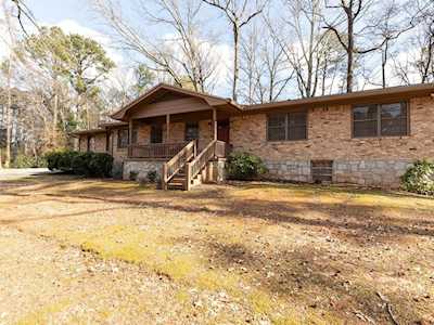 1452 Spring Valley Ln Stone Mountain, GA 30087