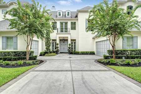 22 E Shady Ln Houston, TX 77063