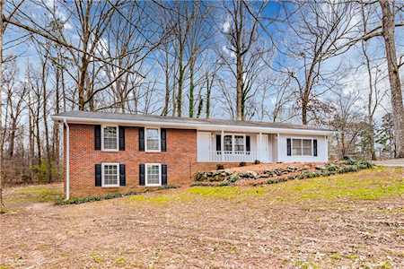 1315 Oakmont Dr Acworth, GA 30102