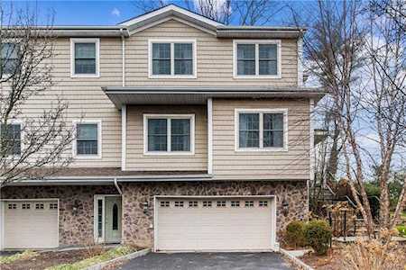 9 Preserve Court #9B White Plains, NY 10607