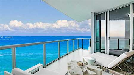 17121 Collins Ave #4204 Sunny Isles Beach, FL 33160