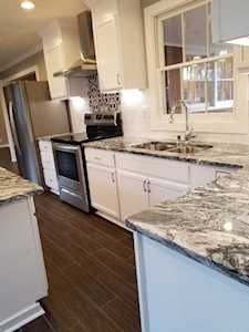 2942 Anderson Rd Nashville, TN 37217