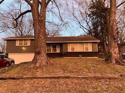 2215 N 45th St Kansas City, KS 66104