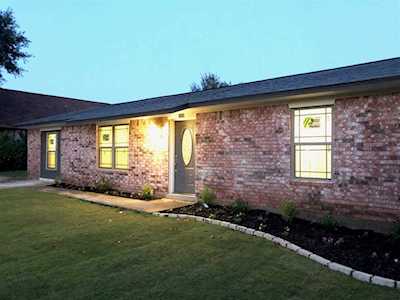 1809 Oak Hill Drive Corinth, TX 76210