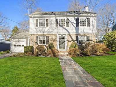 24 Ogden Rd Brookline, MA 02467