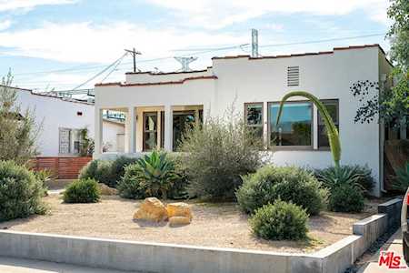 3062 Glenhurst Avenue Los Angeles, CA 90039