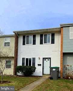 11 Sailboat Circle Newark, DE 19702