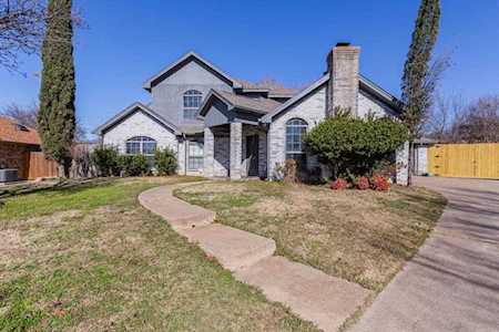 7021 Oakfield Corner Court North Richland Hills, TX 76182