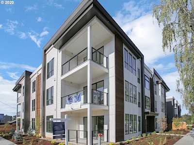 425 NE Bryant Blvd #203 Portland, OR 97211