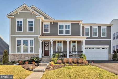 1005 Akan St SE Leesburg, VA 20175