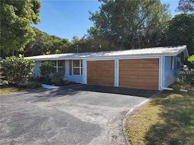 2855 N Beach Rd Englewood, FL 34223
