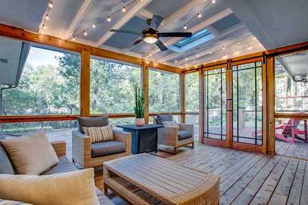 9021 Vinewood Drive Dallas, TX 75228