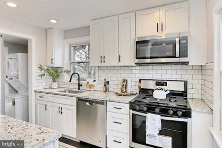5016 11th St S Arlington, VA 22204
