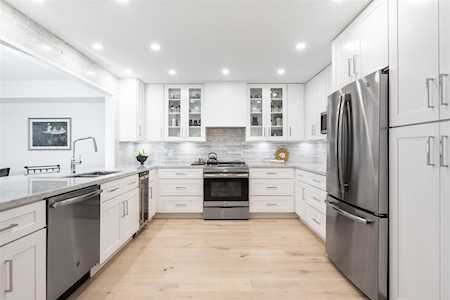 96 Shoreline Circle Port Moody, BC V3H 5B3