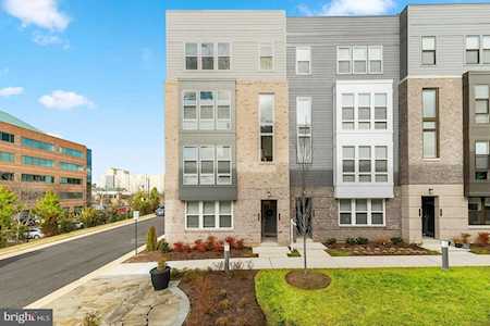 13417 Launders St Herndon, VA 20171