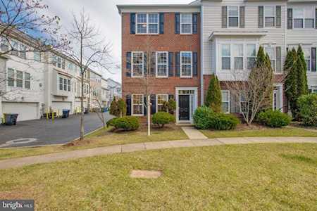 5112 Village Fountain Place Centreville, VA 20120