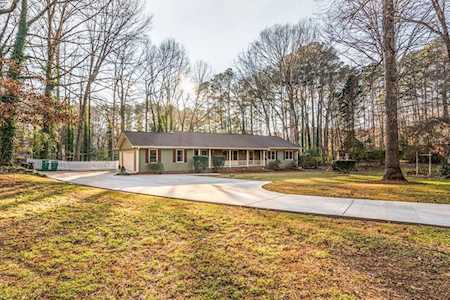 5014 Fox Forest Circle SW Lilburn, GA 30047