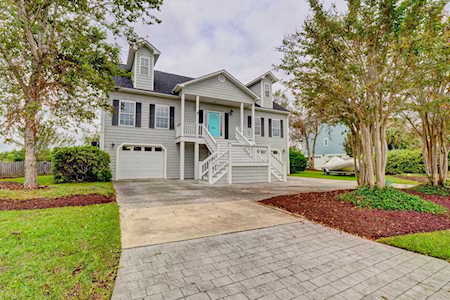 8312 Lakeview Drive Wilmington, NC 28412