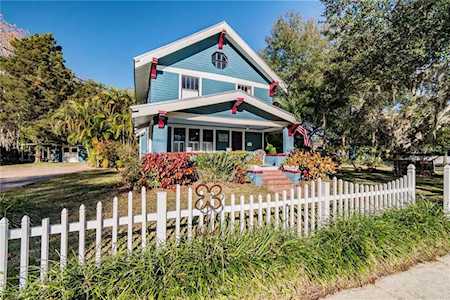 104 Arlington Ave W Oldsmar, FL 34677