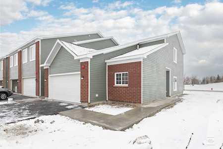 891 Gillespie Ln Yorkville, IL 60560