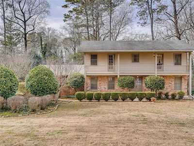 3098 Hathaway Ct Chamblee, GA 30341