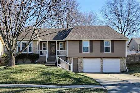 3707 NE Stanton St Lees Summit, MO 64064