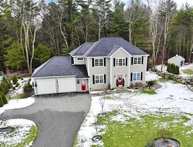 25 Hyde Rd Charlton, MA 01507