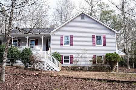 901 Emerald Ct Woodstock, GA 30189
