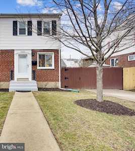 2222 Rollins Dr Alexandria, VA 22307