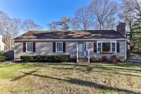 8 Chapaquoit Way Sandwich, MA 02537