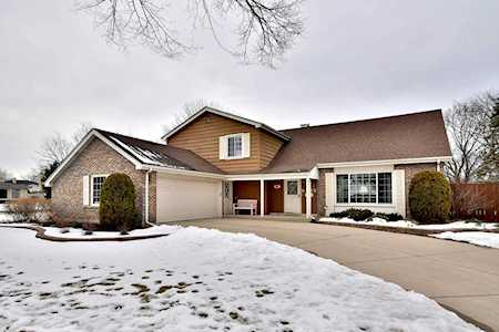 2202 E Sherwood Rd Arlington Heights, IL 60004