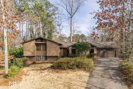 2137 W Carlyle Ct Marietta, GA 30062